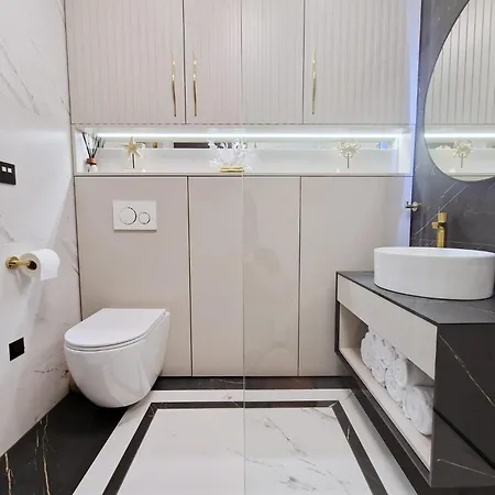 Lux - Z Ogrodem Nad Jeziorem *