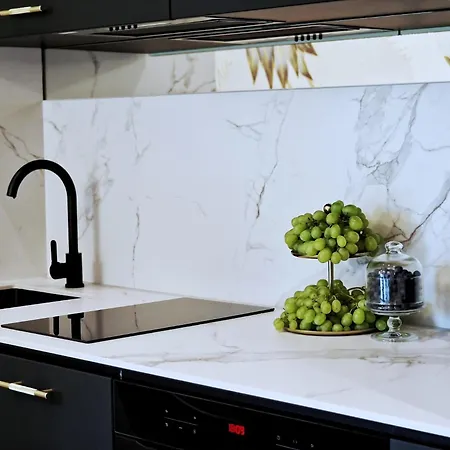 Апартаменты Lux - Z Ogrodem Nad Jeziorem Ольштын