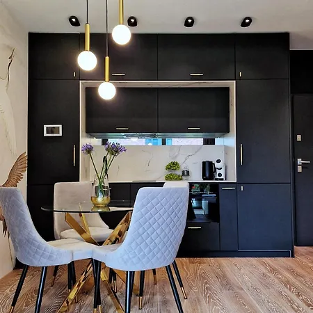Lux - Z Ogrodem Nad Jeziorem Apartament