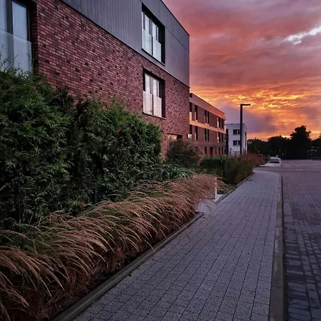 Lux - Z Ogrodem Nad Jeziorem شقة *